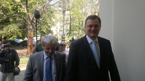 Premiér Petr Nečas se slovenským hostem Mikulášem Dzurindou na konferenci 20LET ODS 
