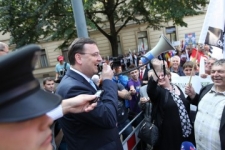 Petr Nečas hovořil s protestujícími starosty 