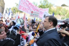 Petr Nečas hovořil s protestujícími starosty 