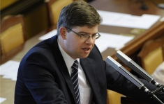 Pospíšil navrhl snížit odměny exekutorů, z drobných pokut mají tisíce 
