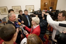 Pravidelná glosa předsedy Senátu PČR MUDr.Přemysla Sobotky 
