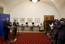 Pravidelná glosa předsedy Senátu PČR MUDr.Přemysla Sobotky 