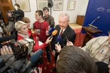 Pravidelná glosa předsedy Senátu PČR MUDr.Přemysla Sobotky 