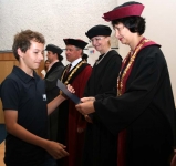 „Promovali“ absolventi letní Dětské univerzity 